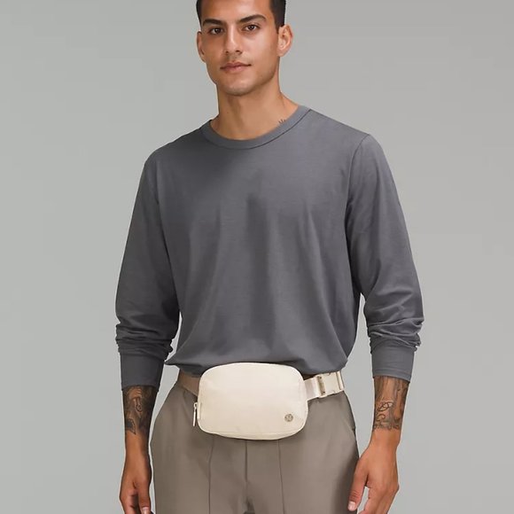 Lululemon Everywhere Belt Bag in White Opal - Picture 9 of 10